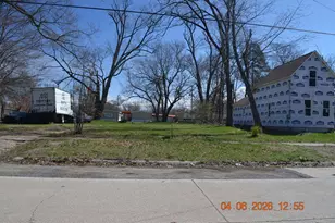 419 Packard St, Benton Harbor, MI 49022 - Photo 1