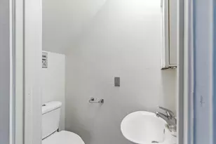 811 Oakland Dr, Kalamazoo, MI 49008 - Photo 15