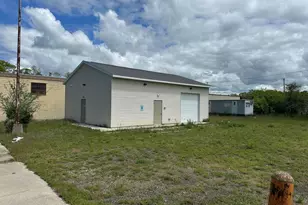 1984 Jefferson St, Muskegon, MI 49441 - Photo 1