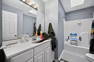 5012 Forest Side Dr, Flint, MI 48532 - Photo 3