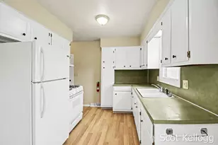 1735-1737 Sunny Creek Street SE, Kentwood, MI 49508 - Photo 5