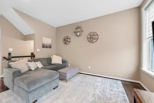 2733 S Spurway Dr, Ann Arbor, MI 48105 - Photo 11