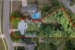 2233 Anderson Cir, Stevensville, MI 49127 - Photo 3