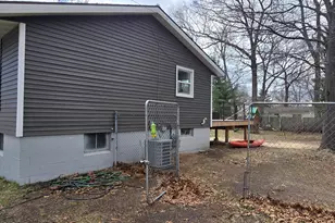 1325 Sumac St, Muskegon, MI 49445 - Photo 3