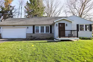 613 Hillcrest Rd, Paw Paw, MI 49079 - Photo 1