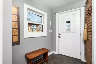 1827 Avondale Ave, Ann Arbor, MI 48103 - Photo 9