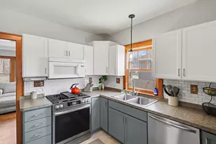 421 E Clinton St, Howell, MI 48843 - Photo 13