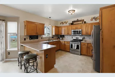 31811 Day Lily Drive, Rockwood, MI 48173 - Photo 15