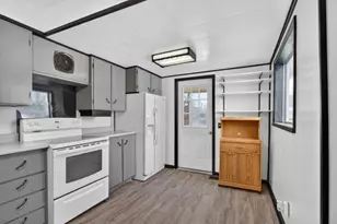 705 E Bird St, Jackson, MI 49203 - Photo 23