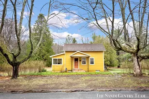 1111 2nd St, Pentwater, MI 49449 - Photo 1