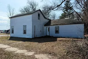 115 E 4th St, Evart, MI 49631 - Photo 3