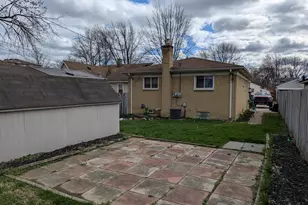 2140 Olive Ave, Lincoln Park, MI 48146 - Photo 3