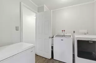 170 Beyne St, Mount Clemens, MI 48043 - Photo 11