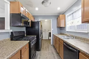 170 Beyne St, Mount Clemens, MI 48043 - Photo 3