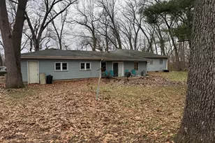 31646 Wells St, Dowagiac, MI 49047 - Photo 3