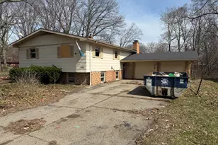 1565 N Teakwood Dr, Stevensville, MI 49127 - Photo 21