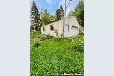 10624 W 22 1/2 Road, Mesick, MI 49668 - Photo 9