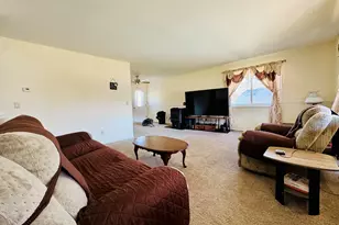 305 Monroe Ave, Big Rapids, MI 49307 - Photo 7