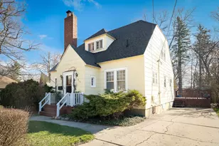 310 S Cross St, Greenville, MI 48838 - Photo 3