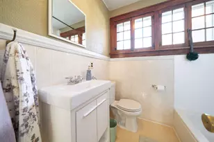 310 S Cross St, Greenville, MI 48838 - Photo 25