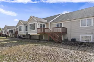 8955 N Clearwater Dr, Zeeland, MI 49464 - Photo 35