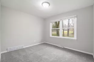 812 N Church St, Hastings, MI 49058 - Photo 9