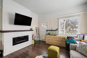 2091 Estes St, Muskegon, MI 49441 - Photo 3