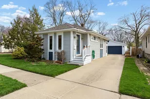 2521 Thayer Dr, Saint Joseph, MI 49085 - Photo 1