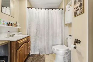 811 9th St, Three Rivers, MI 49093 - Photo 9