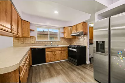 33057 Sherwood Forest Drive, Sterling Heights, MI 48310 - Photo 9