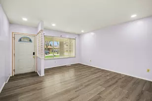 33057 Sherwood Forest Dr, Sterling Heights, MI 48310 - Photo 5