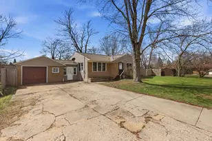 216 55th St SW, Grand Rapids, MI 49548 - Photo 3