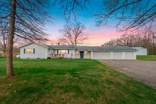 10219 N 28th St, Richland, MI 49083 - Photo 1