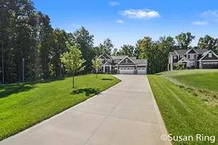 7290 Crossridge Dr SE, Grand Rapids, MI 49512 - Photo 9