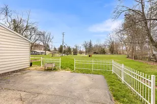 320 River St, Hillsdale, MI 49242 - Photo 19