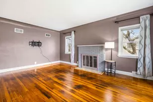 320 River St, Hillsdale, MI 49242 - Photo 9