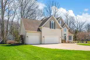 2755 Southfork Dr, Stevensville, MI 49127 - Photo 3