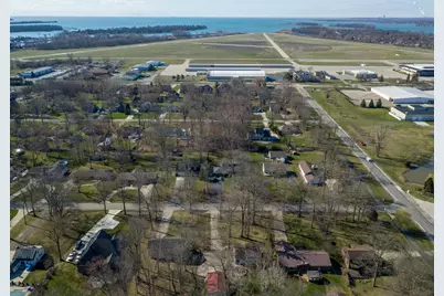 9137 Rucker Road, Grosse Ile, MI 48138 - Photo 37