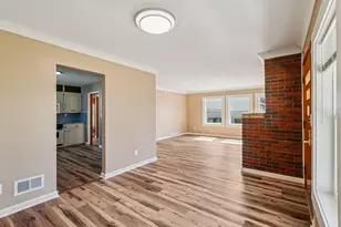 682 Budlong St, Adrian, MI 49221 - Photo 5