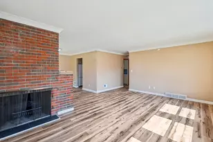 682 Budlong St, Adrian, MI 49221 - Photo 7
