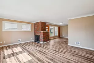 682 Budlong St, Adrian, MI 49221 - Photo 7