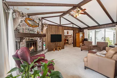 409 E Broadway Avenue, Scottville, MI 49454 - Photo 9