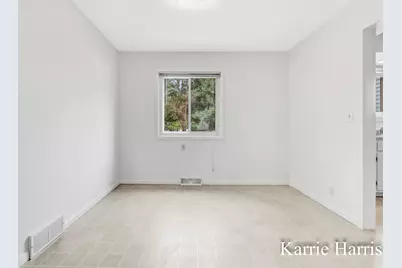 910 E Evergreen Street, Greenville, MI 48838 - Photo 13