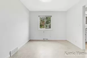 910 E Evergreen St, Greenville, MI 48838 - Photo 13