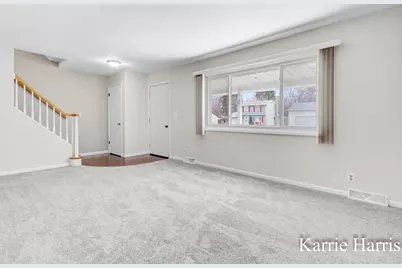 910 E Evergreen Street, Greenville, MI 48838 - Photo 7