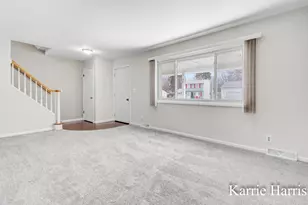 910 E Evergreen St, Greenville, MI 48838 - Photo 7