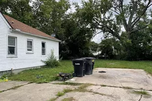 7826 Stahelin Ave, Detroit, MI 48228 - Photo 3