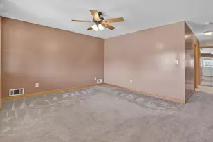 4701 Croissant St, Dearborn Heights, MI 48125 - Photo 5