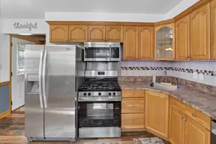 4701 Croissant St, Dearborn Heights, MI 48125 - Photo 9