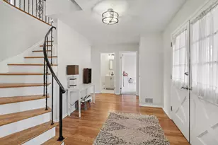 25234 Chapelweigh Dr, Farmington Hills, MI 48336 - Photo 5